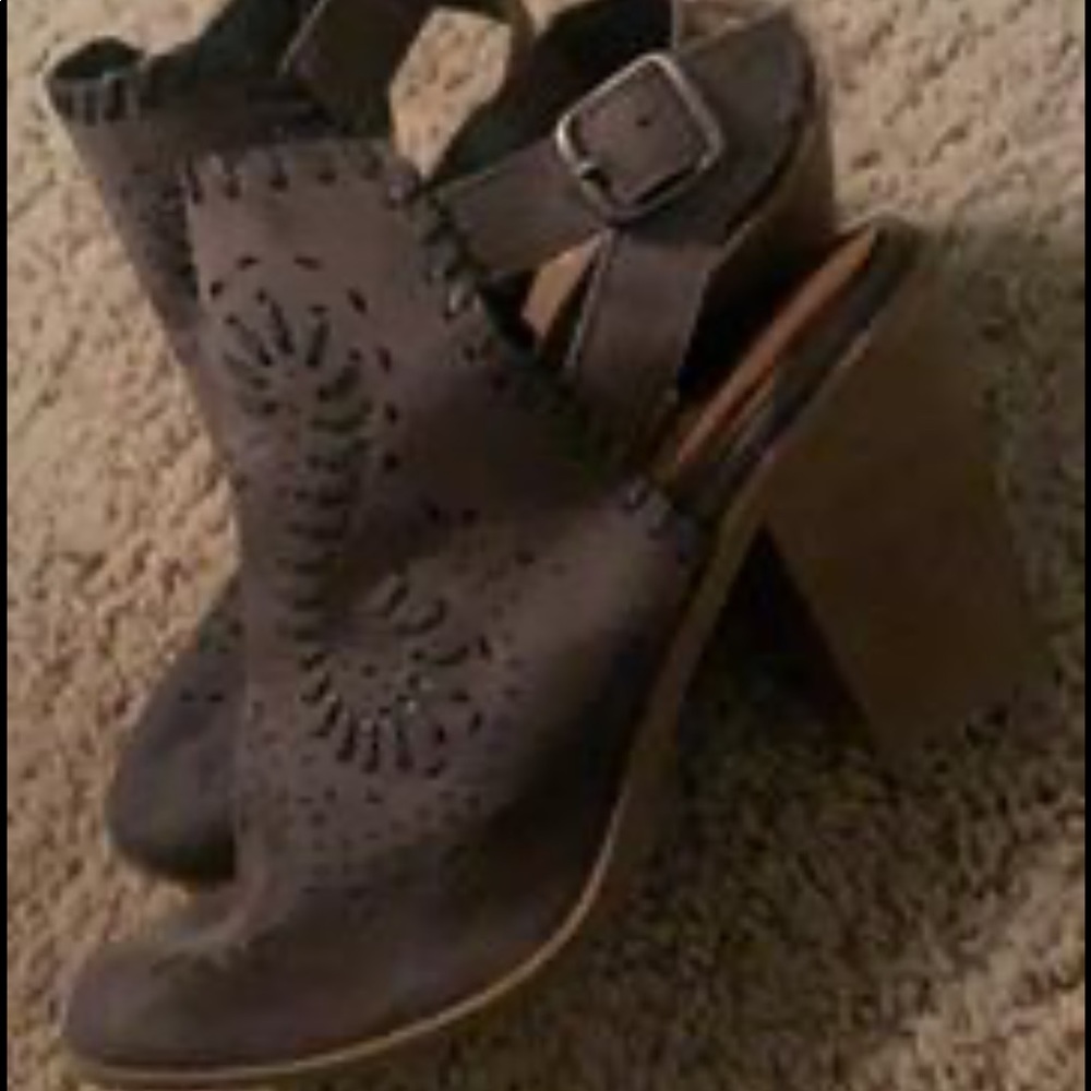 Ankle boots
